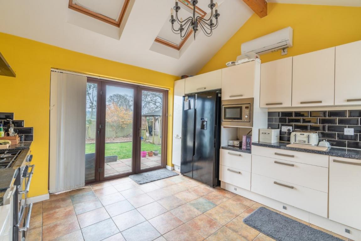 Image: 8 Summer Field Close Wimborne Dorset Wimborne