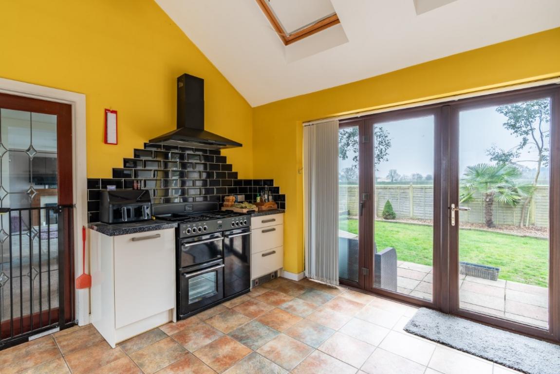 Image: 9 Summer Field Close Wimborne Dorset Wimborne