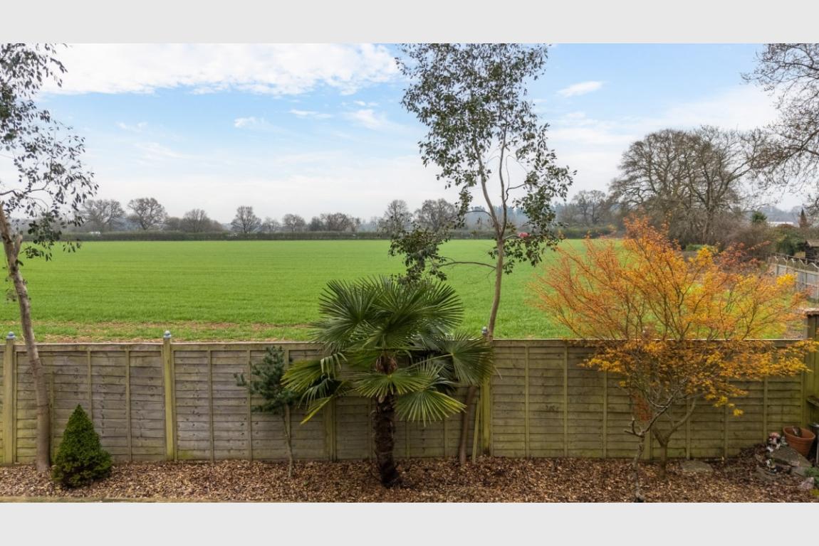 Image: 2 Summer Field Close Wimborne Dorset Wimborne