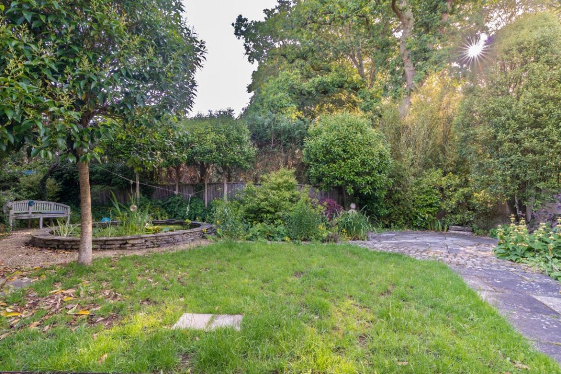 Image: 20 Wimborne Road Wimborne Dorset Colehill