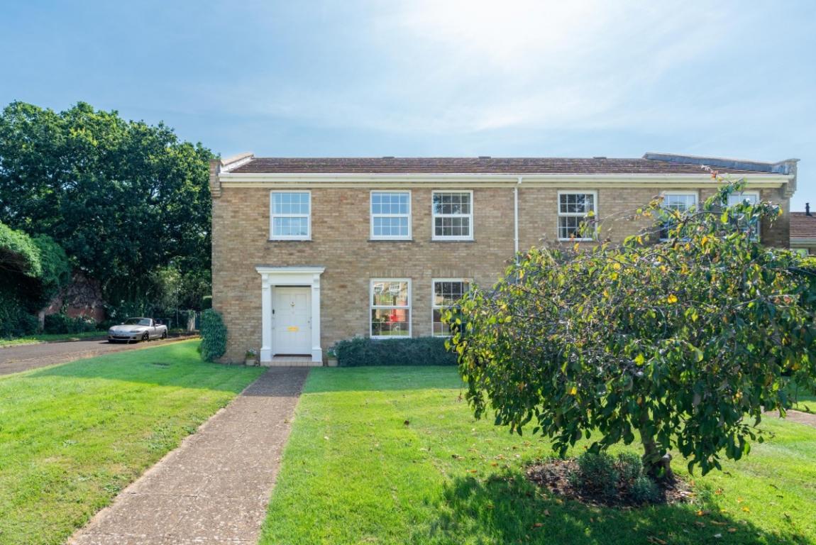 Image: 27 Floral Farm Wimborne Dorset 