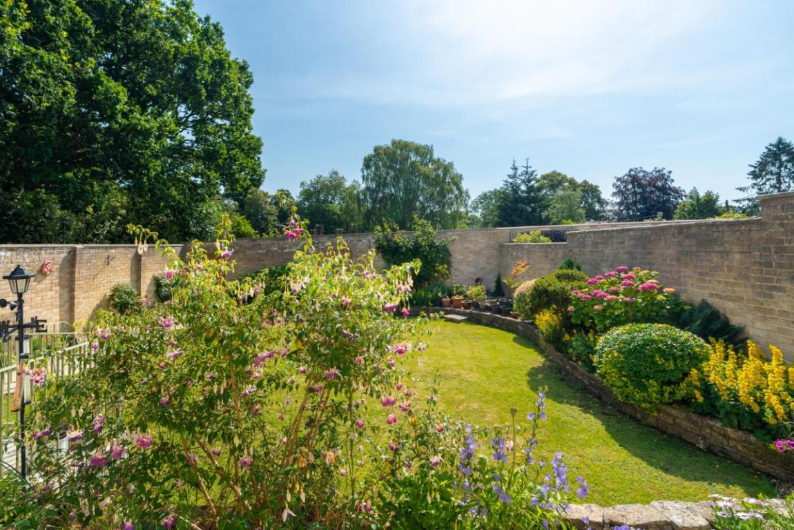 Image: 22 Floral Farm Wimborne Dorset 