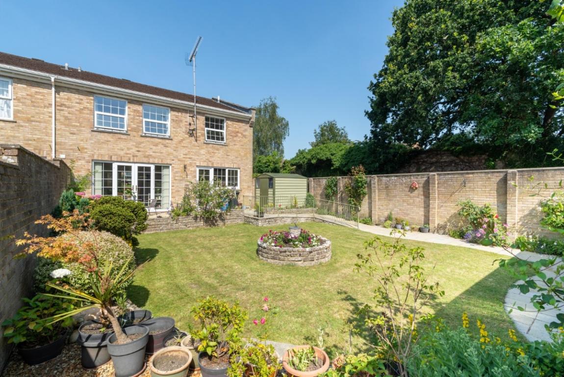 Image: 23 Floral Farm Wimborne Dorset 