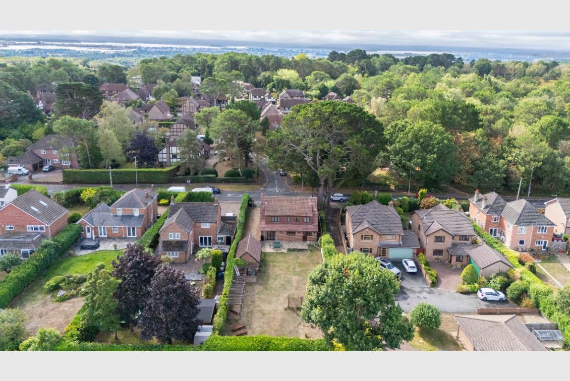 Image: 37 Springdale Road Wimborne Dorset Corfe Mullen