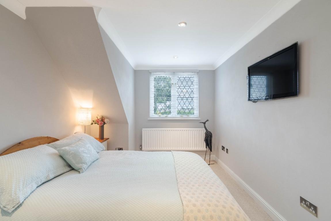 Image: 28 Springdale Road Wimborne Dorset Corfe Mullen